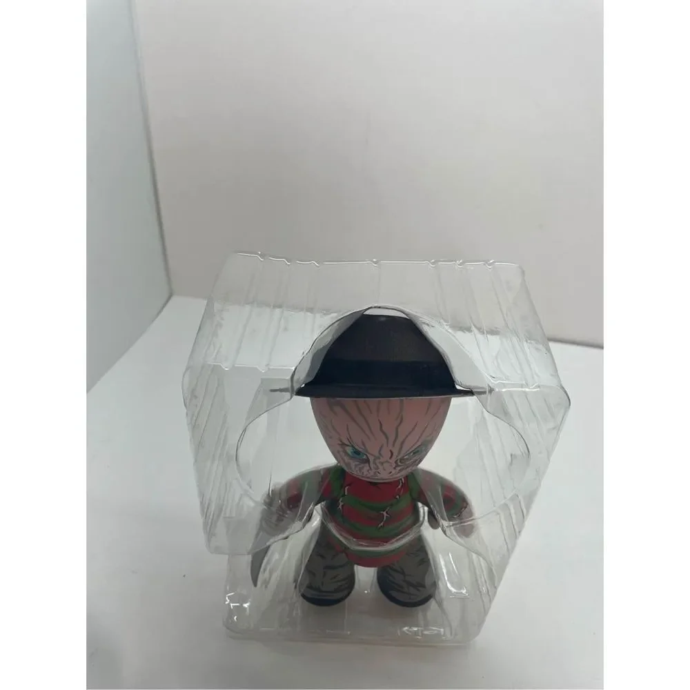 A Nightmare On Elm Street Freddy Krueger- Mez-Itz - Designer Vinyl Figure w/ Hat
